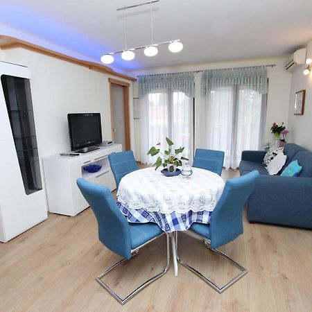 Apartments Daria 로비니 외부 사진