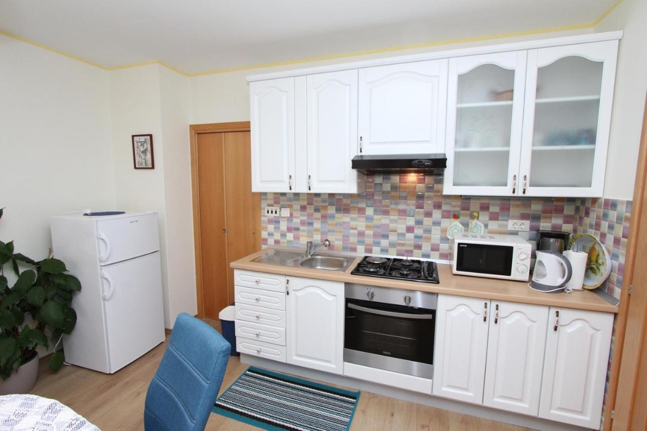Apartments Daria 로비니 외부 사진