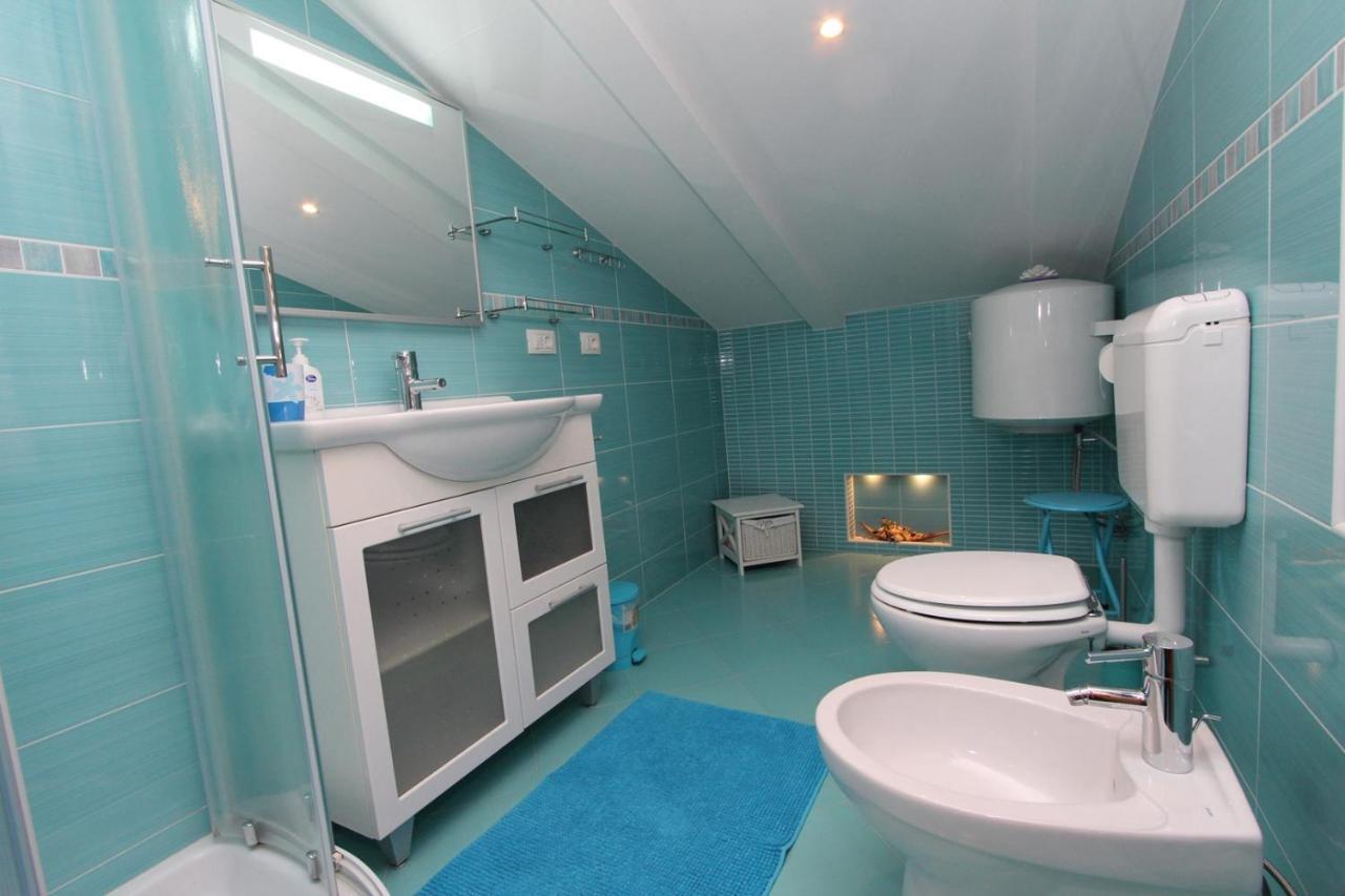 Apartments Daria 로비니 외부 사진