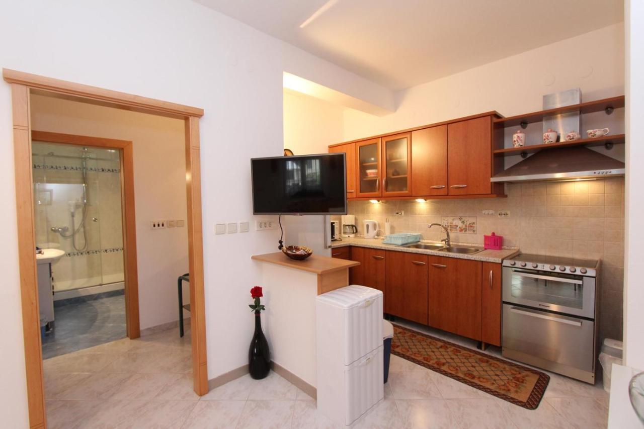 Apartments Daria 로비니 외부 사진