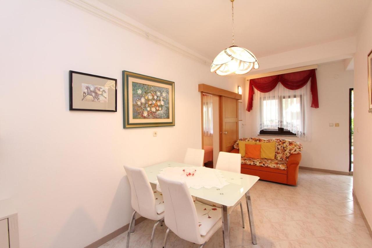 Apartments Daria 로비니 외부 사진