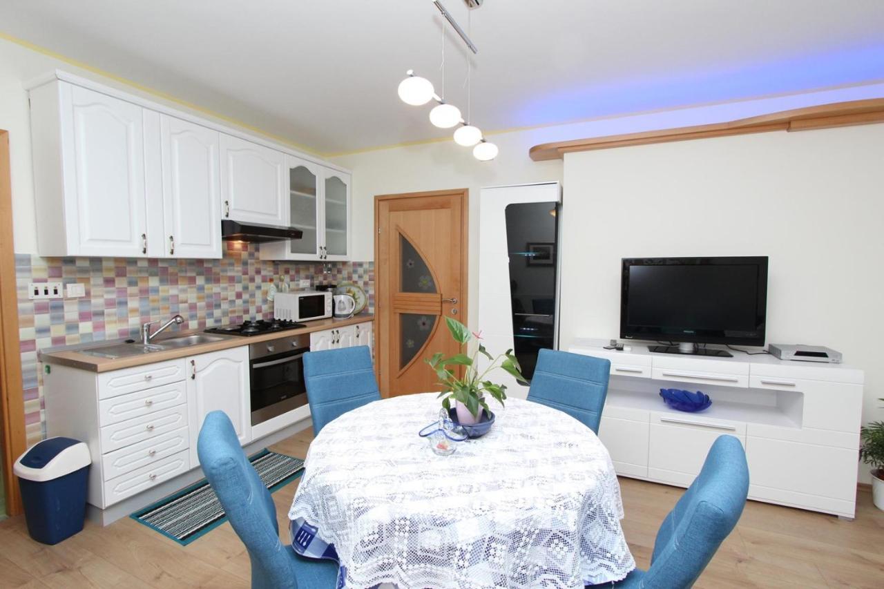 Apartments Daria 로비니 외부 사진