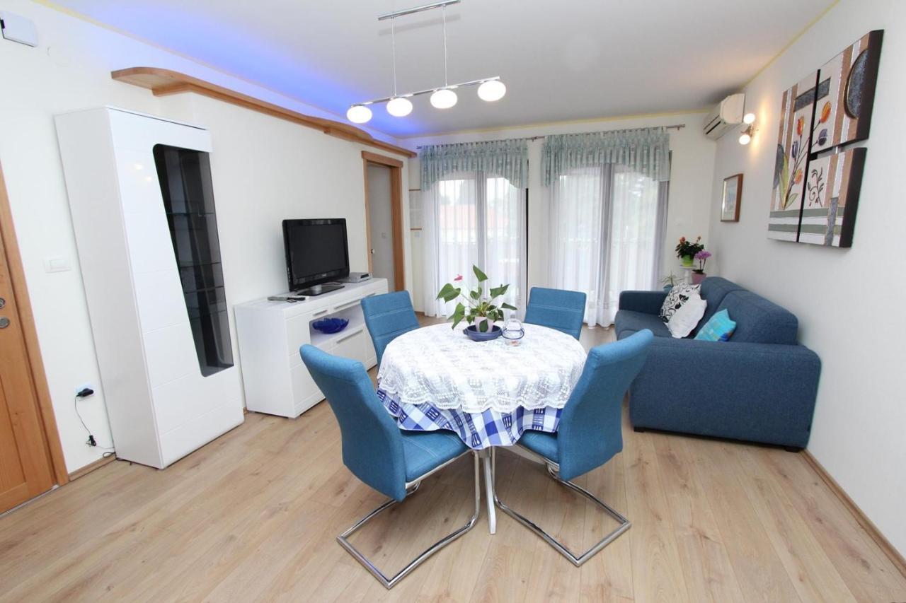 Apartments Daria 로비니 외부 사진